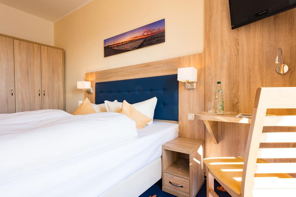 Hotel Boddenhus Garni Zingst Luaran gambar