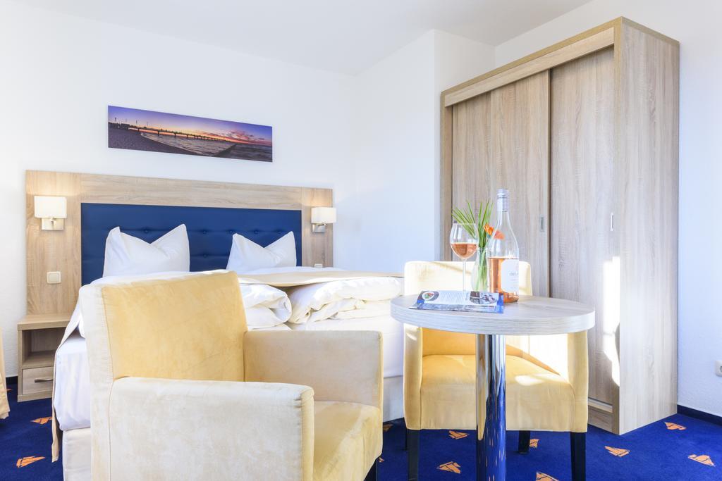 Hotel Boddenhus Garni Zingst Luaran gambar
